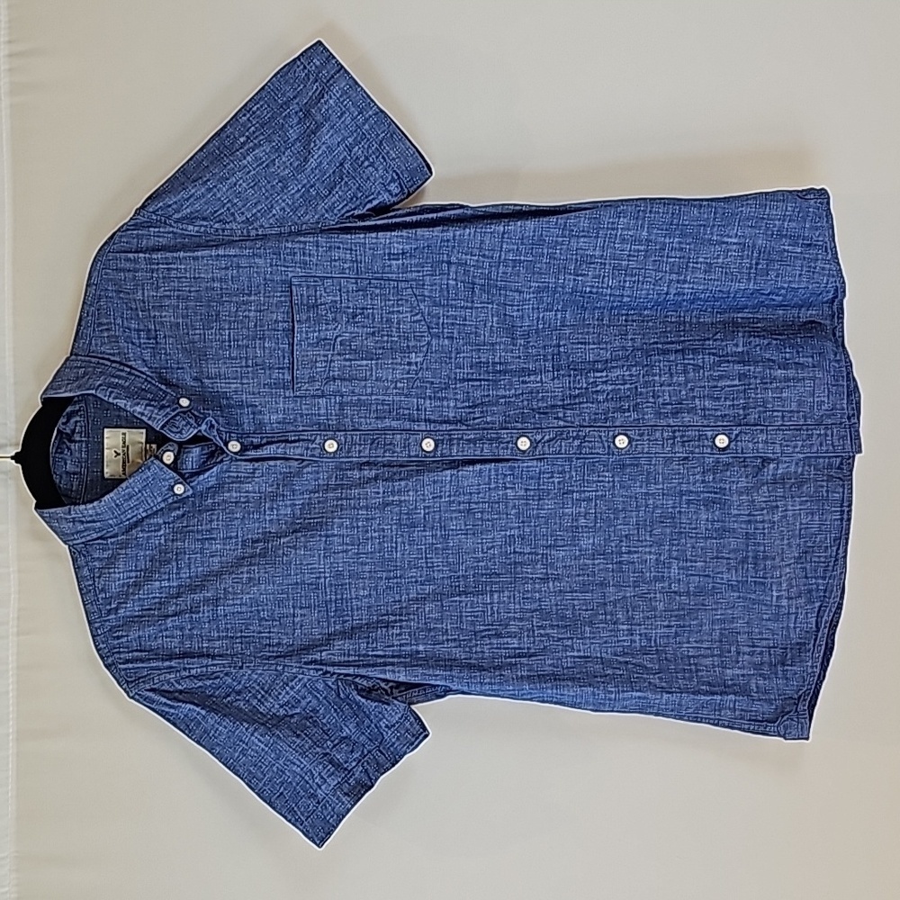 American Eagle Men's Blue Shortsleeve Button Down Shirt Large